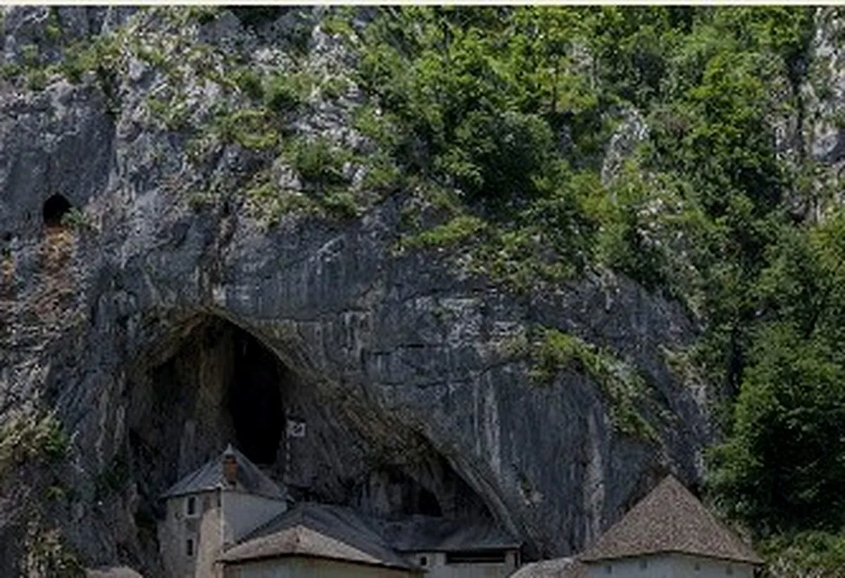 Predjama Castle